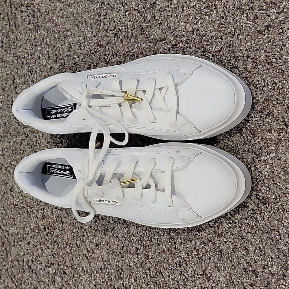 Adidas Sleek White Fashion Sneakers sz 11